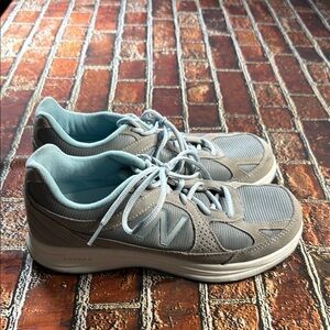 New Balance Women's Sneakers in Gray and Light Blue